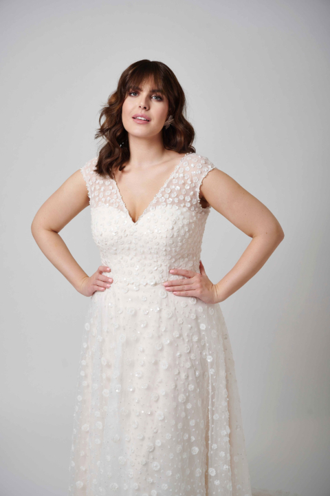 Lovely Plus Size 2024 großen Größen Brautkleid LO 432T 05 Sissi Brautmoden Magdeburg