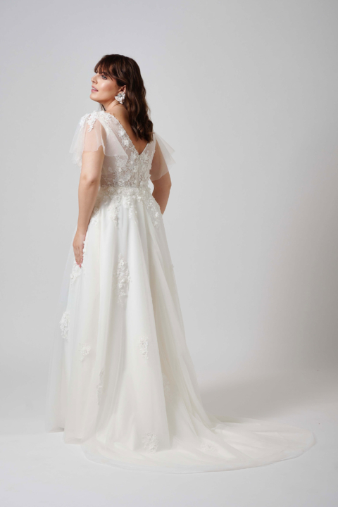 Lovely Plus Size 2024 großen Größen Brautkleid LO 436T 02 Sissi Brautmoden Magdeburg