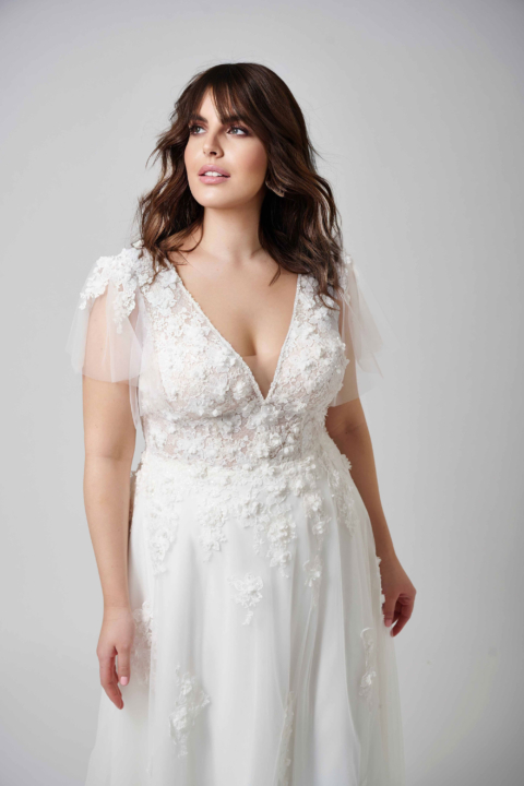Lovely Plus Size 2024 großen Größen Brautkleid LO 436T 03 Sissi Brautmoden Magdeburg