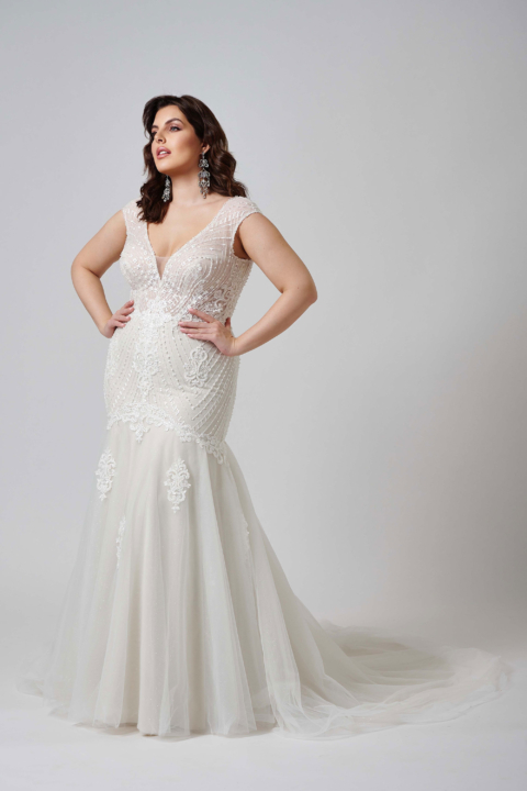 Lovely Plus Size 2024 großen Größen Brautkleid LO 437T 01 Sissi Brautmoden Magdeburg