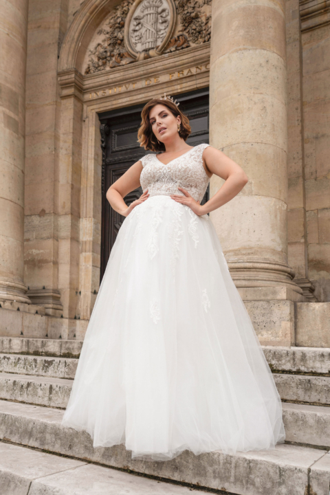 Lovely Plus Size 2024 großen Größen Brautkleid LO 439T 01 Sissi Brautmoden Magdeburg