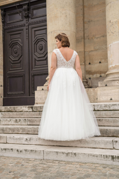 Lovely Plus Size 2024 großen Größen Brautkleid LO 439T 02 Sissi Brautmoden Magdeburg