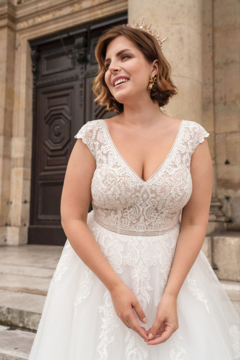 Lovely Plus Size 2024 großen Größen Brautkleid LO 439T 03 Sissi Brautmoden Magdeburg