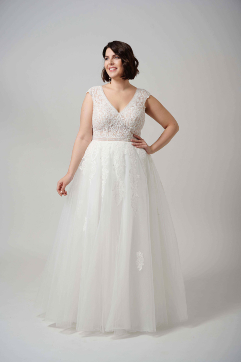 Lovely Plus Size 2024 großen Größen Brautkleid LO 439 01 Sissi Brautmoden Magdeburg