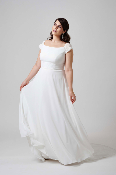 Lovely Plus Size 2024 großen Größen Brautkleid LO 440T 01 Sissi Brautmoden Magdeburg