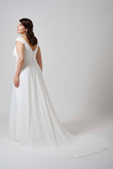 Lovely Plus Size 2024 großen Größen Brautkleid LO 440T 02 Sissi Brautmoden Magdeburg