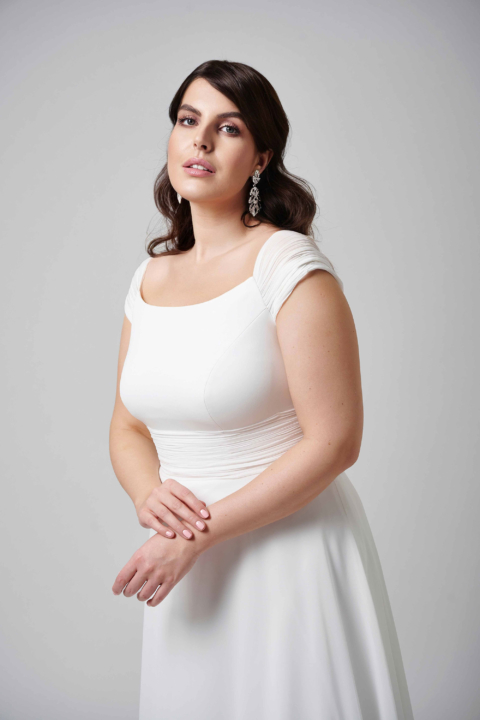 Lovely Plus Size 2024 großen Größen Brautkleid LO 440T 03 Sissi Brautmoden Magdeburg