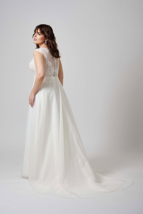 Lovely Plus Size 2024 großen Größen Brautkleid LO 442T 03 Sissi Brautmoden Magdeburg