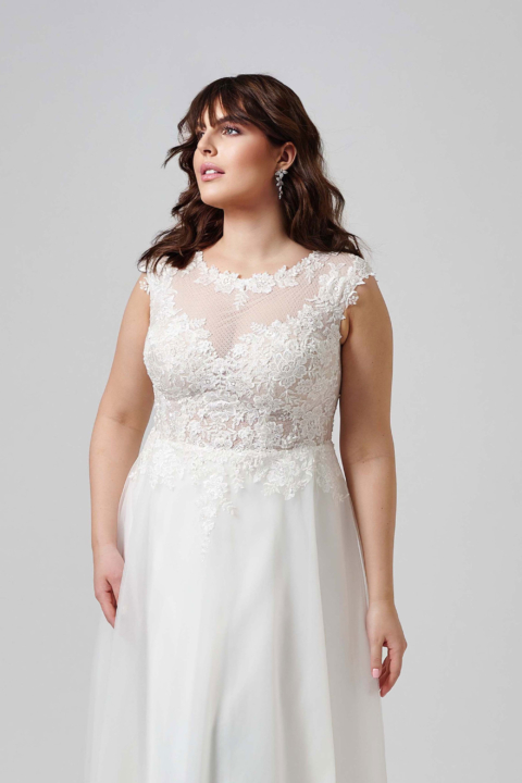 Lovely Plus Size 2024 großen Größen Brautkleid LO 442T 04 Sissi Brautmoden Magdeburg