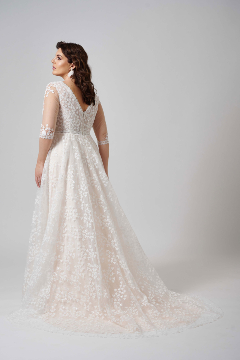 Lovely Plus Size 2024 großen Größen Brautkleid LO 443T 02 Sissi Brautmoden Magdeburg