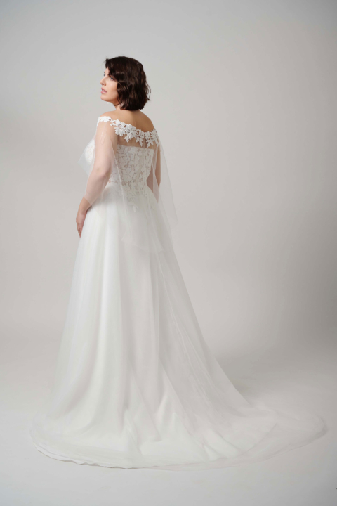 Lovely Plus Size 2024 großen Größen Brautkleid LO 450T N 98 03 Sissi Brautmoden Magdeburg