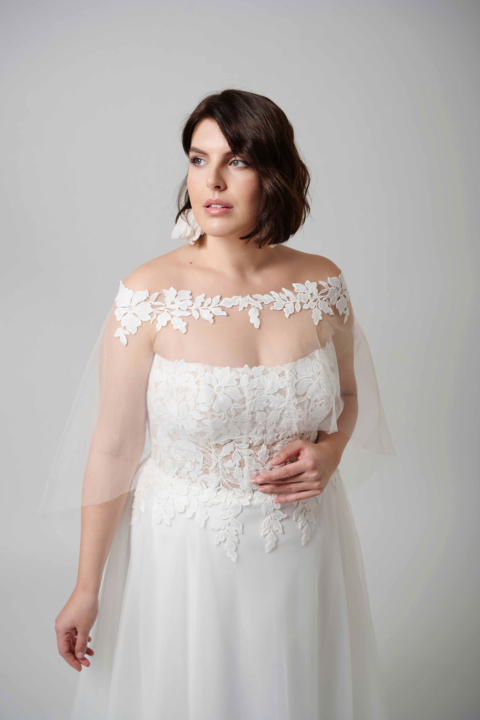 Lovely Plus Size 2024 großen Größen Brautkleid LO 450T N 98 05 Sissi Brautmoden Magdeburg