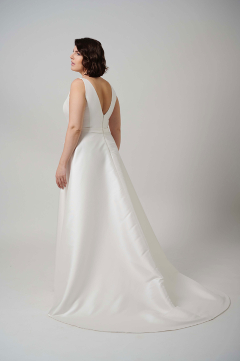 Lovely Plus Size 2024 großen Größen Brautkleid LO 452T 08 Sissi Brautmoden Magdeburg