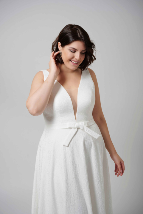 Lovely Plus Size 2024 großen Größen Brautkleid LO 453T 03 Sissi Brautmoden Magdeburg