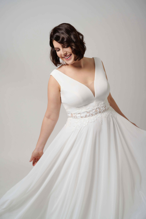 Lovely Plus Size 2024 großen Größen Brautkleid LO 454T 12 Sissi Brautmoden Magdeburg